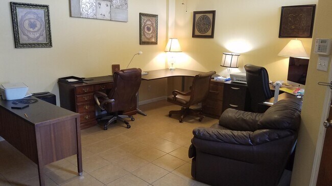 Entryway Office Area - 1102 Samson Dr