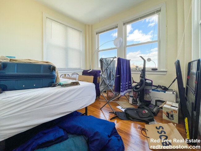 Photo - 244 Kelton St Apartment