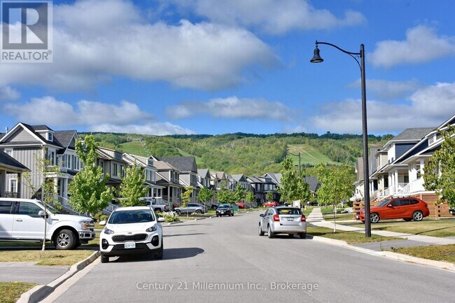 Building Photo - 349 Yellow Birch Cres