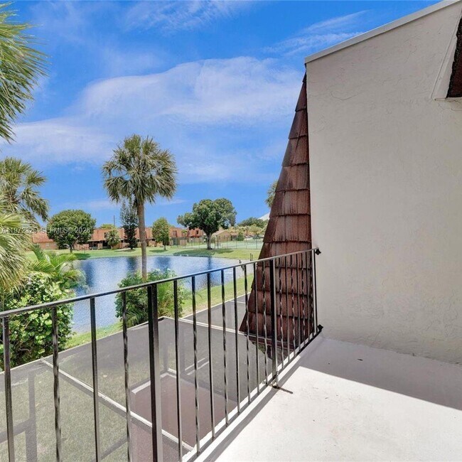 Foto del edificio - 9120 Taft St