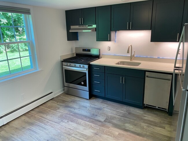 Building Photo - 6 Myles Standish Dr