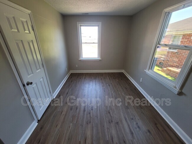 Building Photo - 1551 Spruce St