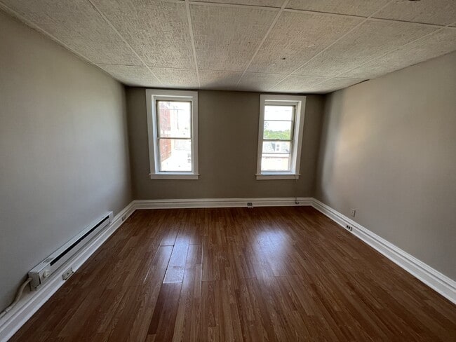 Building Photo - AVAILABLE NOW! 2BR IN ALLENTOWN! Apply Today!