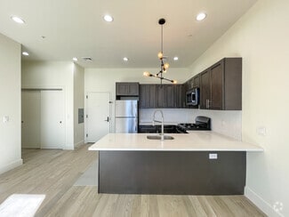 Kitchen - 604 Bloomfield