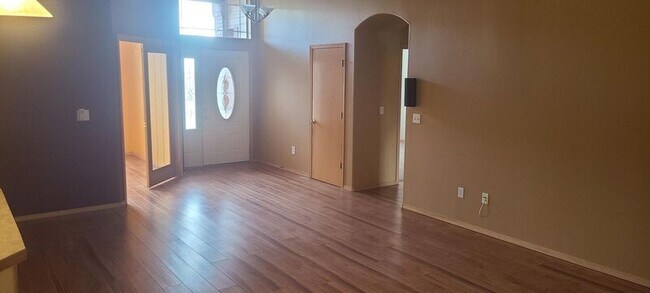 Foto del edificio - 463 Anthony Dr