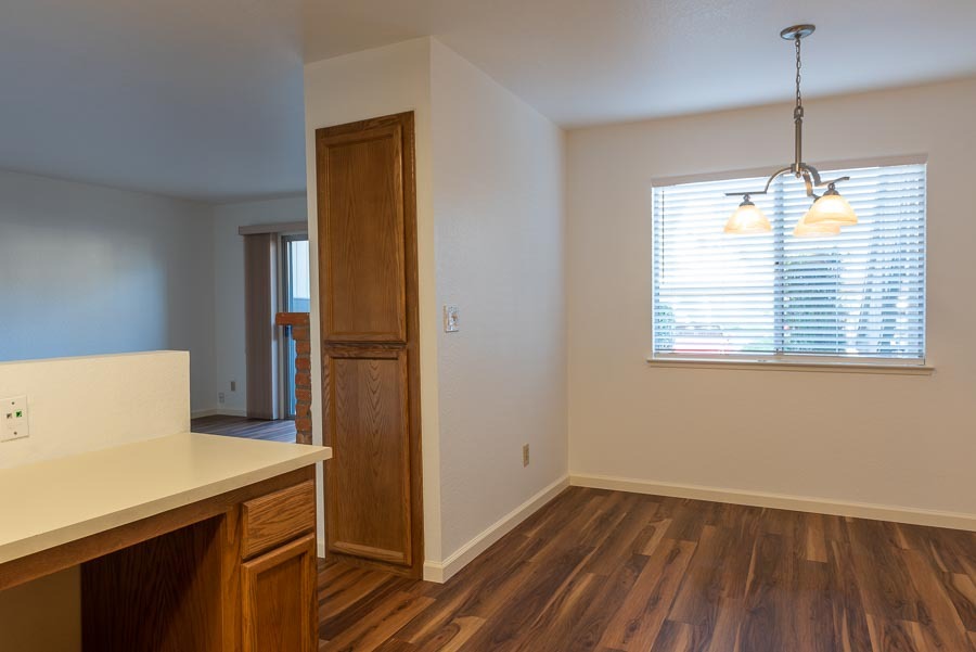 dining nook - 4839 Vir Mar St