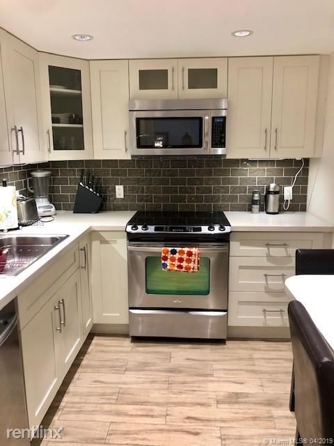 Building Photo - 1 br, 1 bath  - 400 Kings Point Dr # 8200