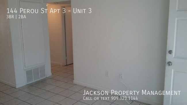 Foto del edificio - Spacious 3 Bedroom Unit