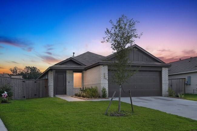 Building Photo - 21255 Fieni Dr