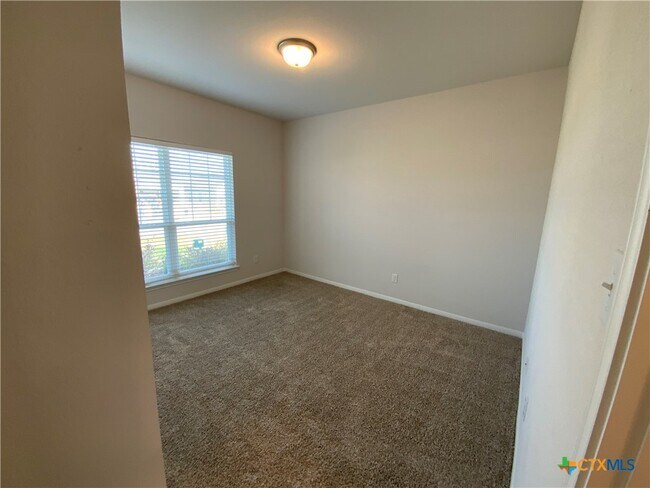 Foto del edificio - 525 Oxford Ln