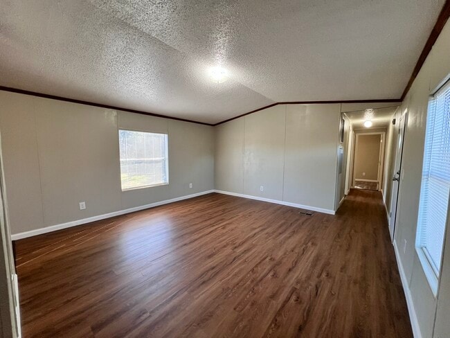 Foto del edificio - 31927 Seminole Rd