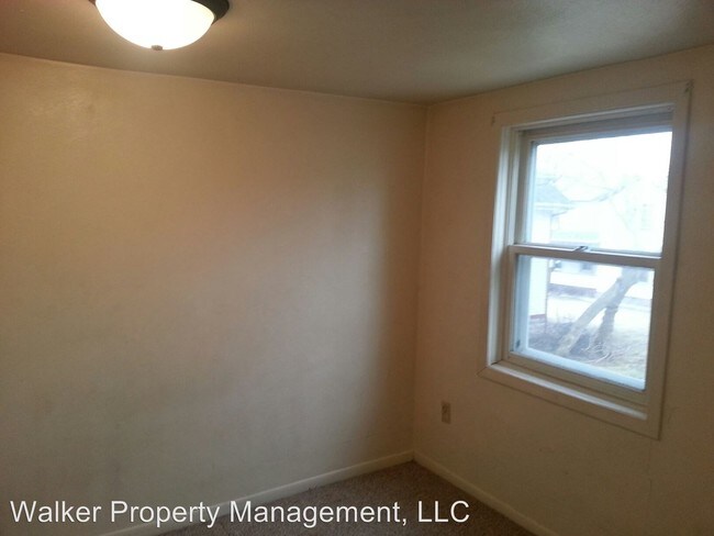 Building Photo - 209 Madison St