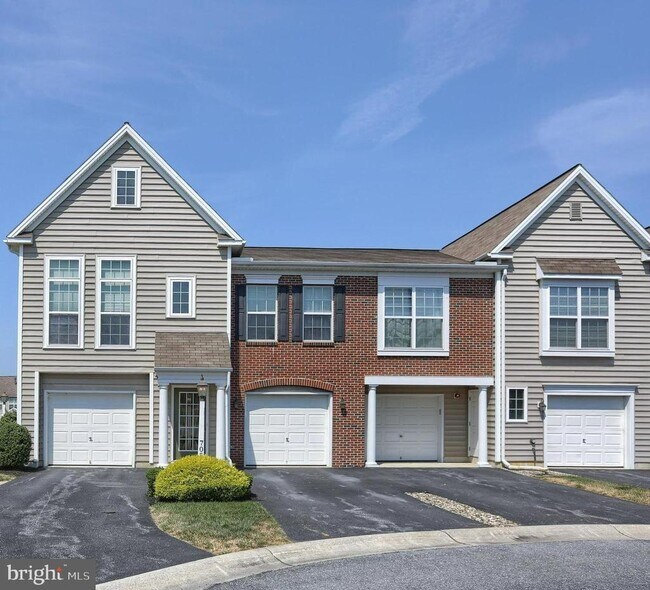 Building Photo - 705 Stag Ct