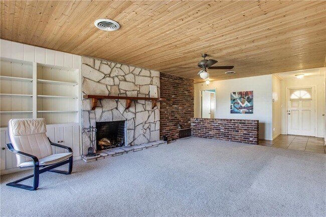 Building Photo - 5216 Wharton Dr