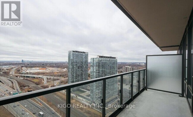 Photo du bâtiment - 1928 Lake Shore Blvd W