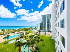 Building Photo - 5005 Collins Ave