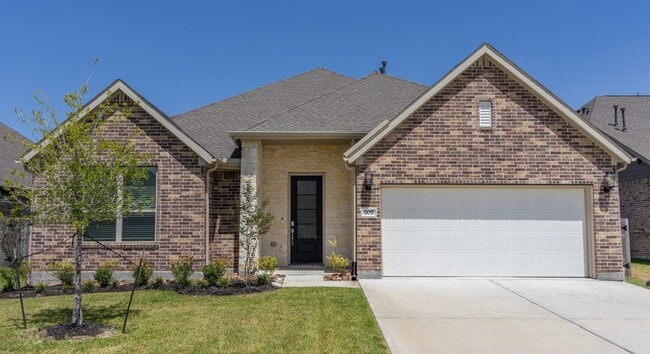 Building Photo - 705 Western Fern