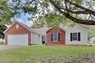 Building Photo - 410 Crestbend Ln