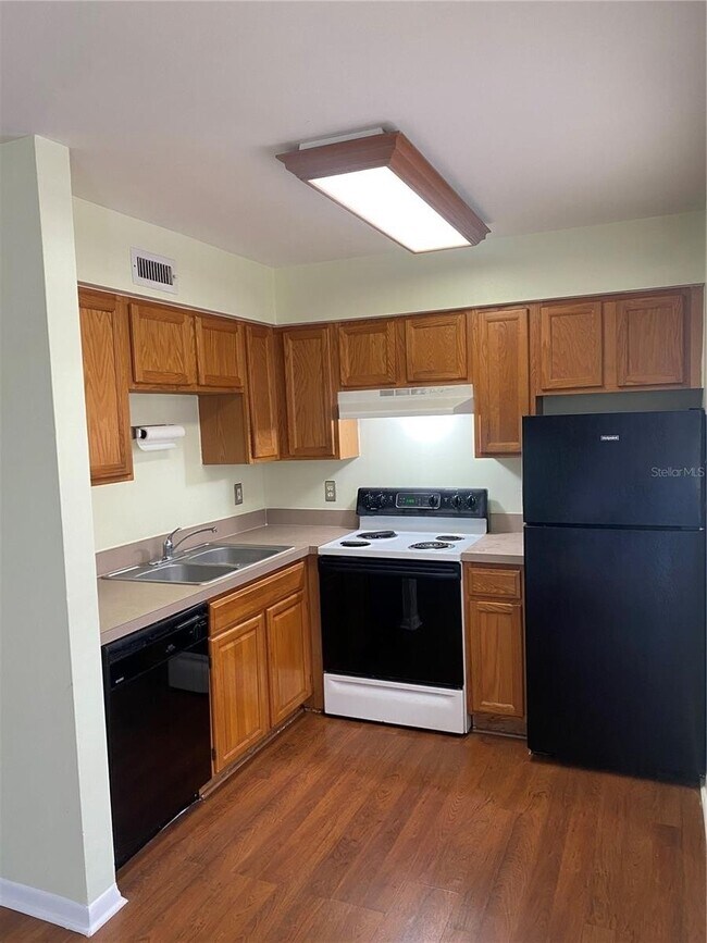 Kitchen - 501 NW 15th Ave
