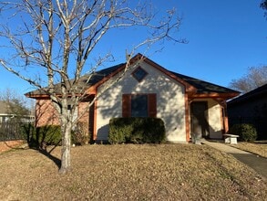 Building Photo - 1607 Salisbury Pl