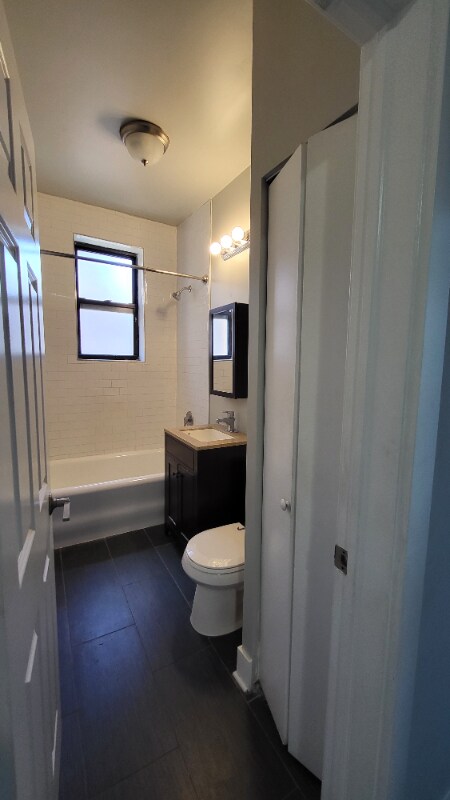 Building Photo - 5527 S Everett Ave