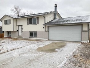 Building Photo - 140 Olympus Cir