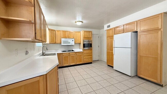 Foto del edificio - 4607 E Glencove St