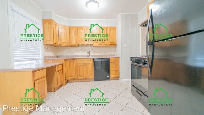 Building Photo - 3 br, 1 bath House - 7817 Bertram Ave