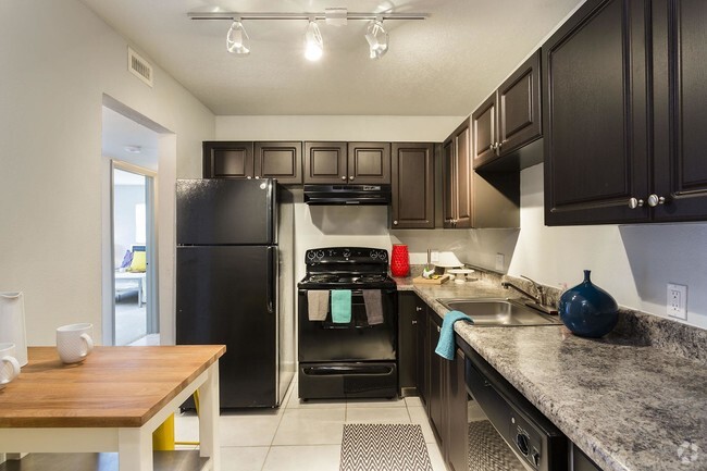 Kitchen - Affinity at Winter Park Apartments