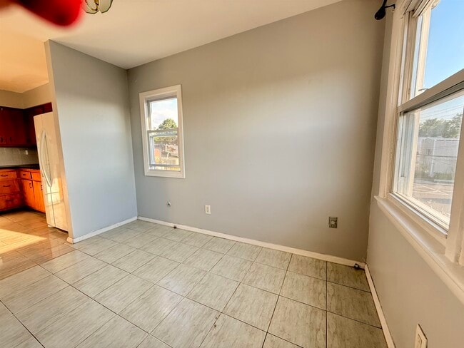 Building Photo - 602 Liberty Ave