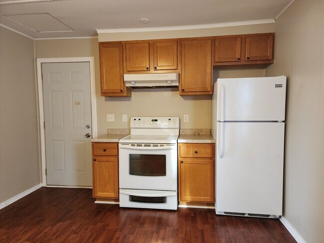 Building Photo - 2 bd 1 ba duplex in Wilmington