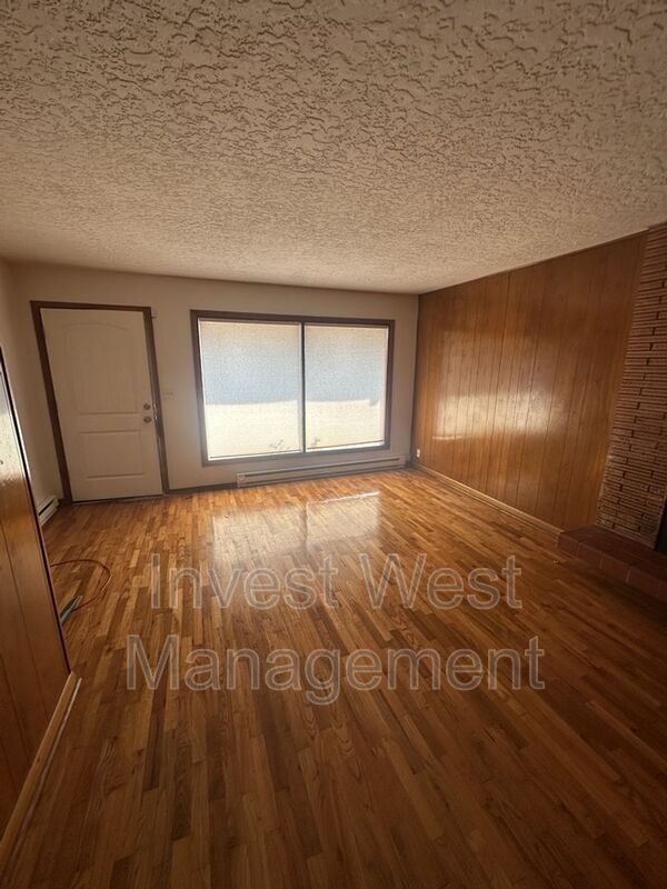 Building Photo - 4706 Sheridan Dr