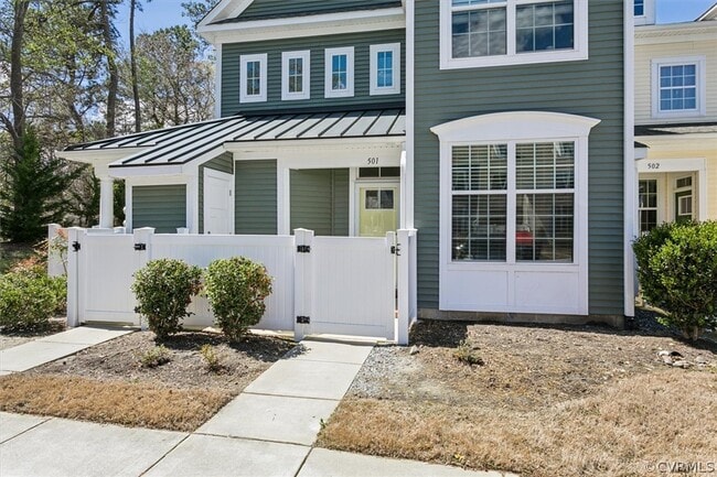 Building Photo - 501 Promenade Ln