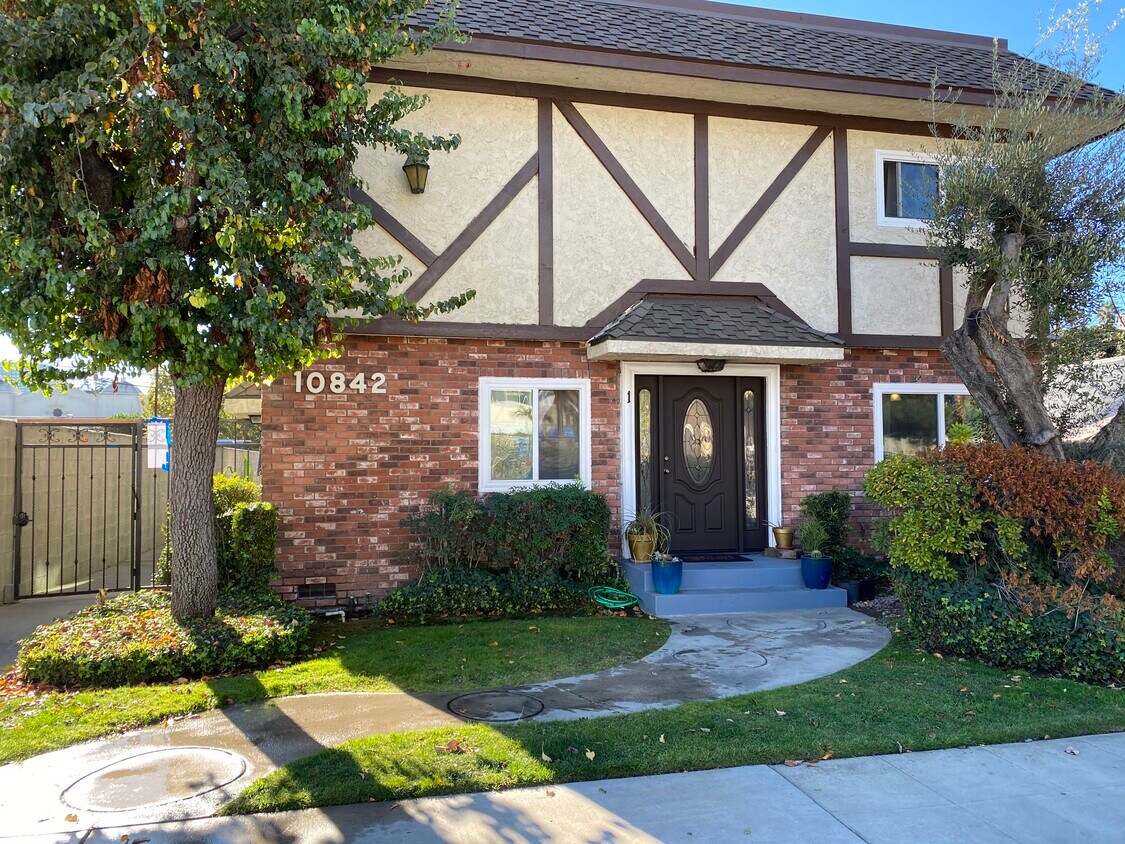 92 Apartments for Rent in Toluca Lake, CA Westside Rentals