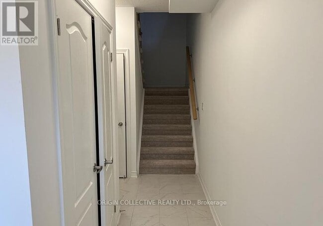 Building Photo - 34 Milson Cres