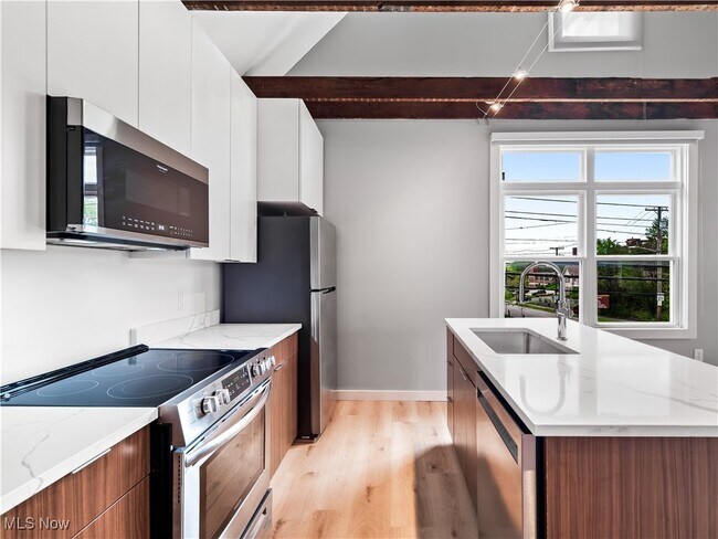 Foto del edificio - 2401 Scranton Rd
