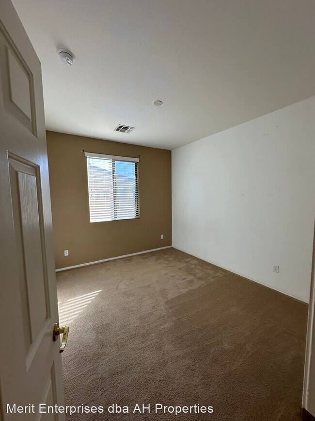 Foto del edificio - 4 br, 2 bath House - 14133 W DESERT HILLS DR