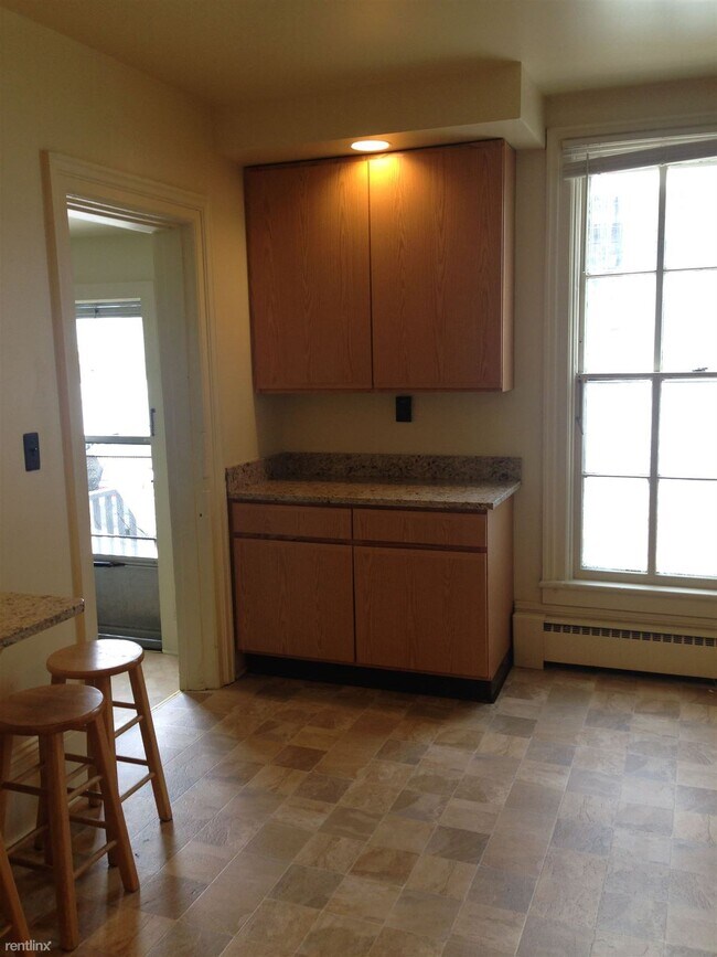 Foto del edificio - 516 S Division St