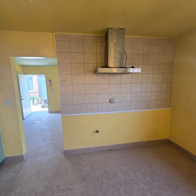 Foto del edificio - 7151 Dwight Way