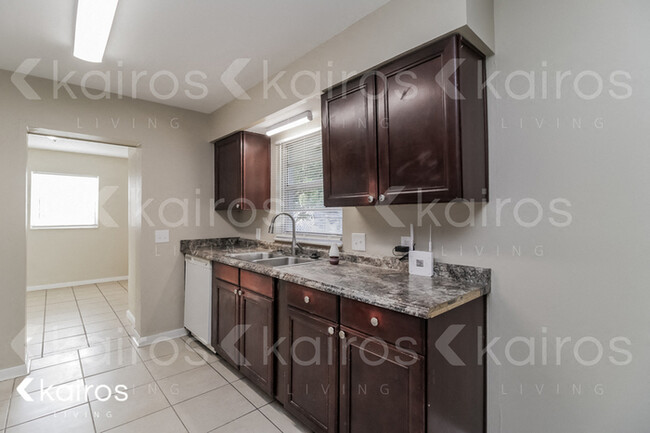 Foto del edificio - 1321 NE 39th Ln