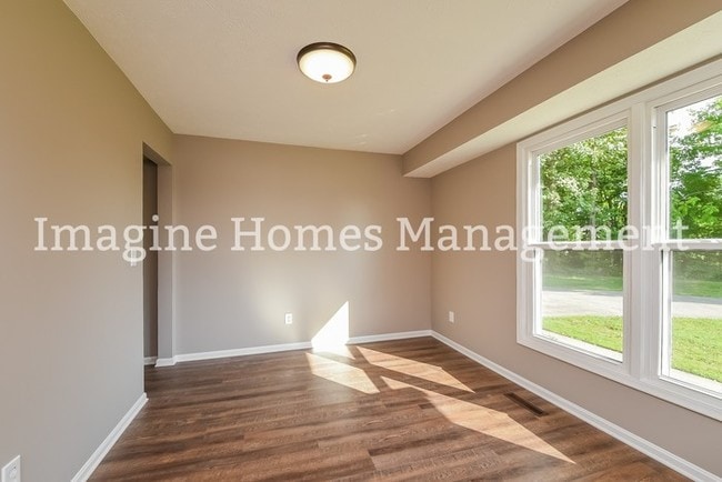 Building Photo - Newly Remodeled 2 Bedroom Duplex in Twinsburg