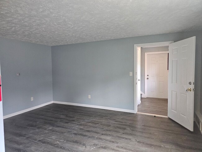 Building Photo - 640 Highland Pl