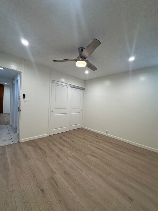 Foto del edificio - 537 Evergreen St