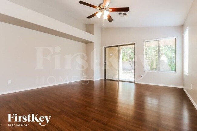 Foto del edificio - 3525 W St Charles Ave