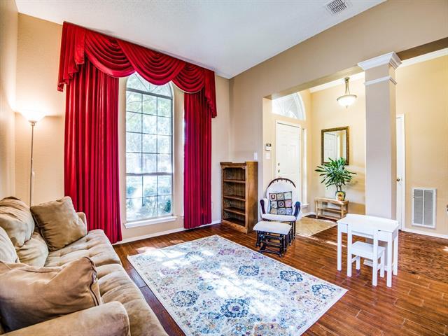 Foto del edificio - 8208 Steamers Ln