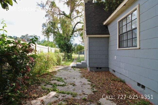 Building Photo - 3467 16th Ave S