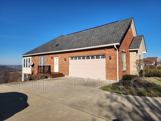 Building Photo - 2341 Grandin Ct