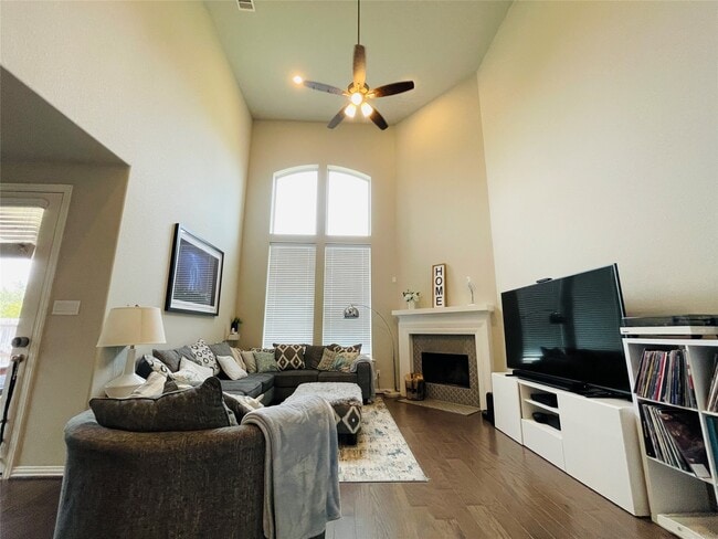 Building Photo - 3714 Lake Falls Dr