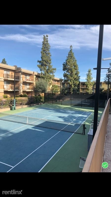 Building Photo - 1 br, 1 bath Apartment - 22100 Victory Blvd