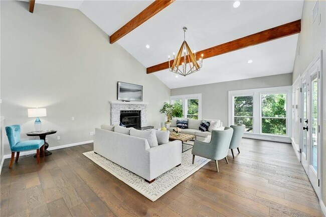 Foto del edificio - 6006 Twin Valley Cove